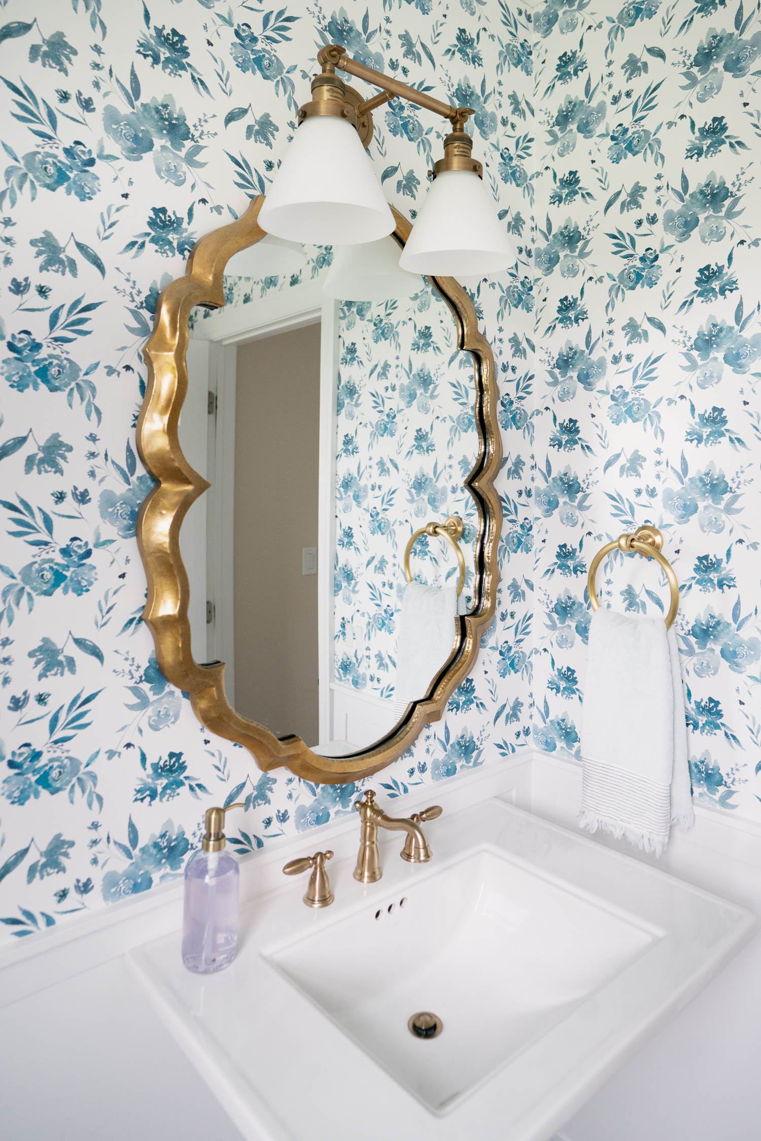 Petite Fashion Blog Caitlin Wilson Wallpaper Caitlin Wilson Rugs